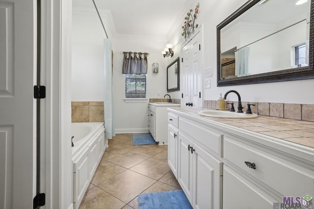 2502 Shady Bend Ct, Zachary, LA 70791