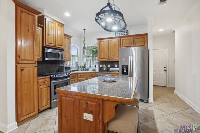 2502 Shady Bend Ct, Zachary, LA 70791