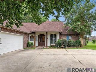 2502 Shady Bend Ct, Zachary, LA 70791
