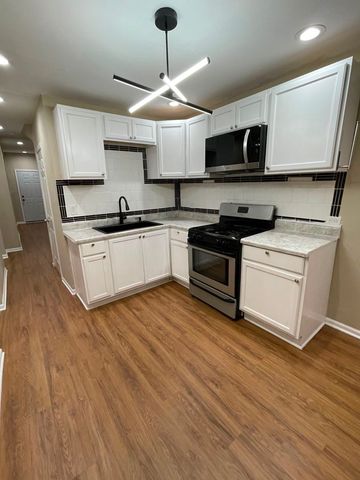 906 W 71st Street, Chicago, IL 60621