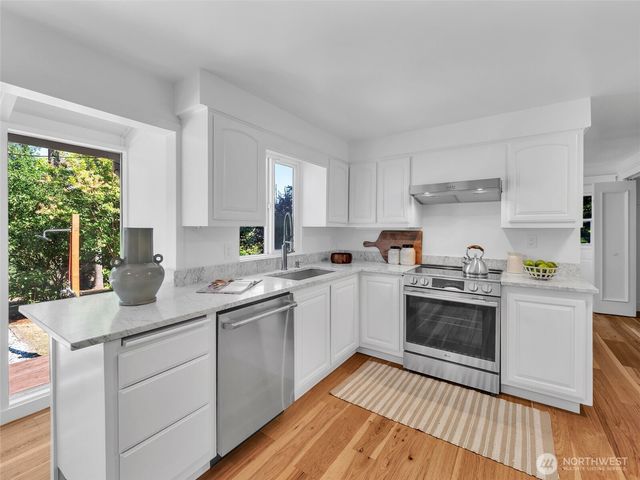17408 NE 160th Place, Woodinville, WA 98072