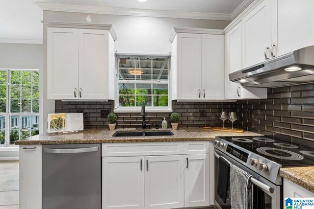 184 GRANDE VIEW LANE, Alabaster, AL 35114