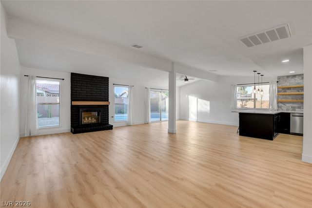 8904 Pesaro Drive, Las Vegas, NV 89117
