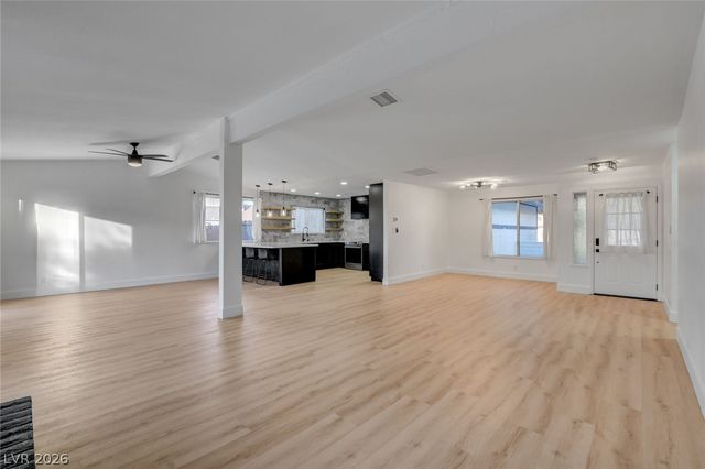 8904 Pesaro Drive, Las Vegas, NV 89117
