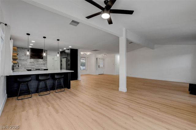 8904 Pesaro Drive, Las Vegas, NV 89117
