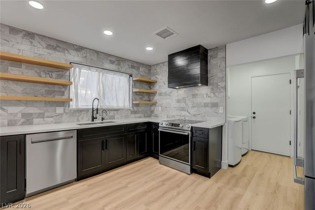 8904 Pesaro Drive, Las Vegas, NV 89117
