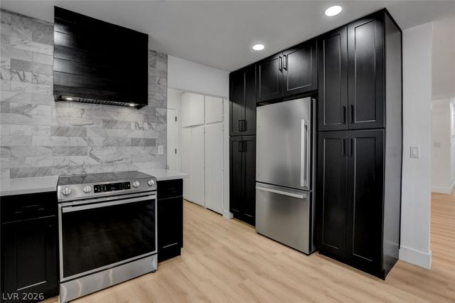 8904 Pesaro Drive, Las Vegas, NV 89117