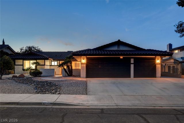 8904 Pesaro Drive, Las Vegas, NV 89117