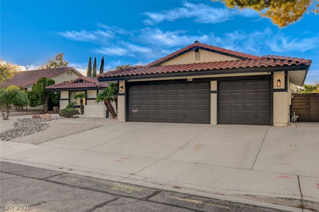 8904 Pesaro Drive, Las Vegas, NV 89117