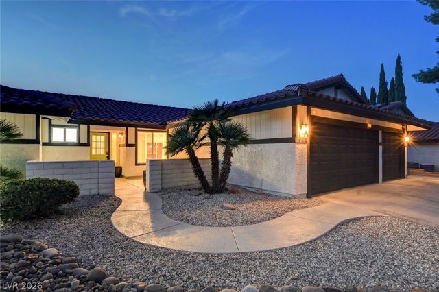 8904 Pesaro Drive, Las Vegas, NV 89117