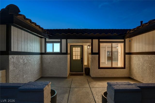 8904 Pesaro Drive, Las Vegas, NV 89117
