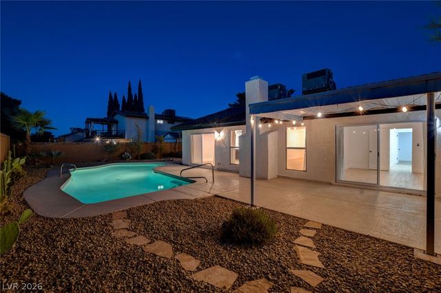 8904 Pesaro Drive, Las Vegas, NV 89117