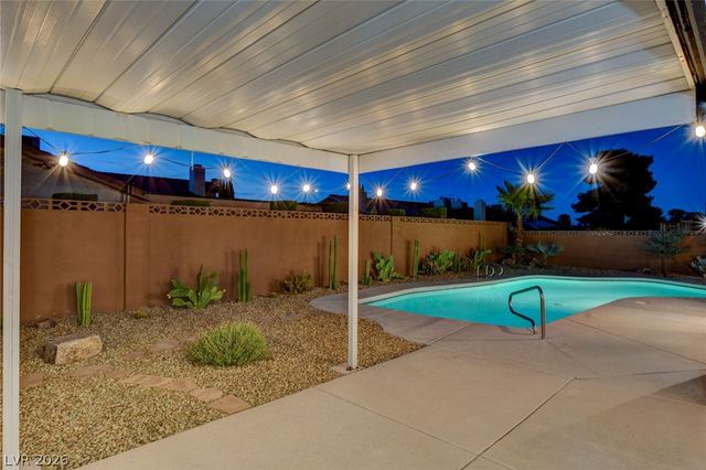 8904 Pesaro Drive, Las Vegas, NV 89117