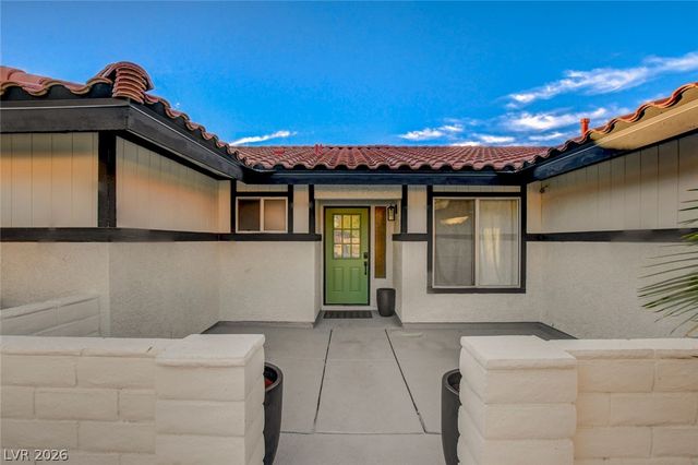 8904 Pesaro Drive, Las Vegas, NV 89117