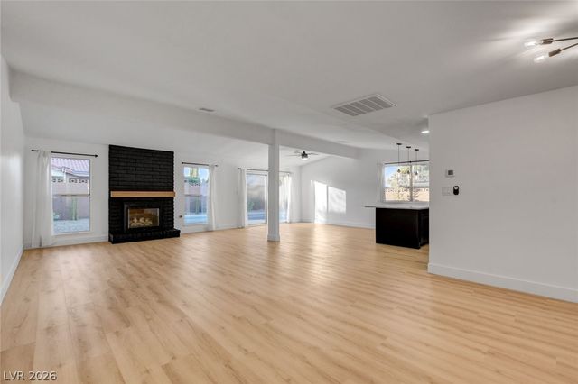 8904 Pesaro Drive, Las Vegas, NV 89117