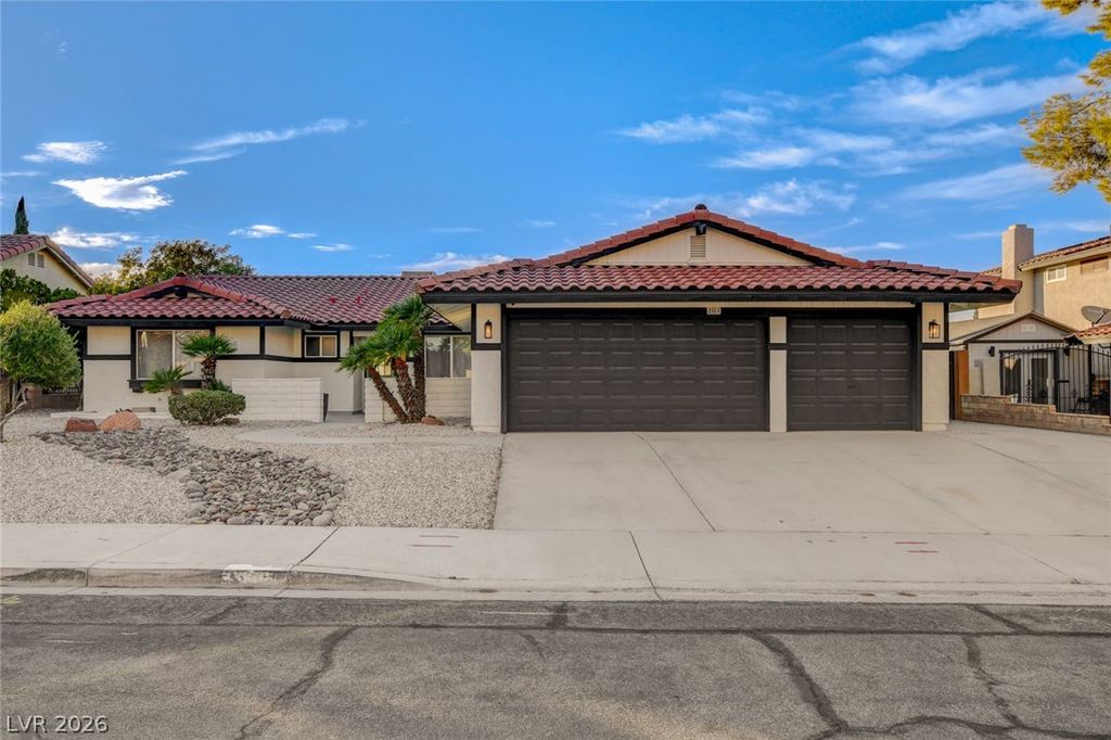 8904 Pesaro Drive, Las Vegas, NV 89117