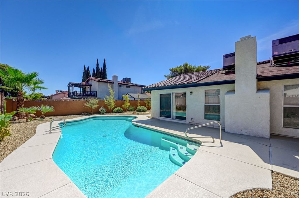 8904 Pesaro Drive, Las Vegas, NV 89117 — photo 2