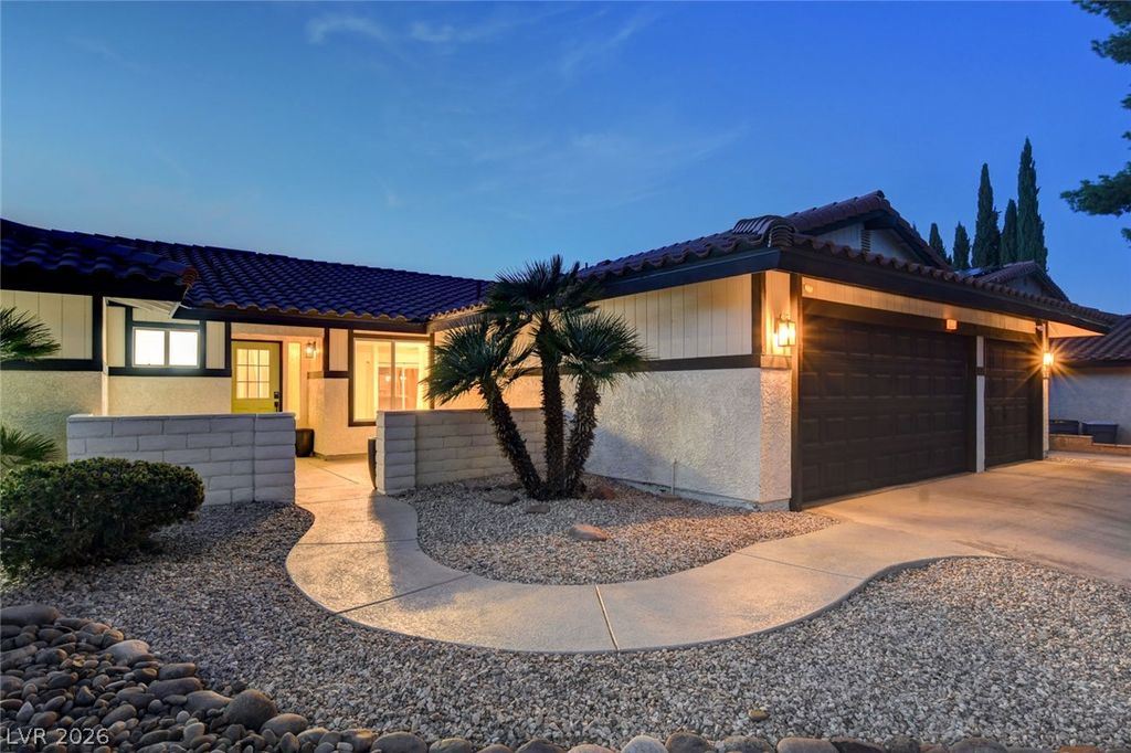 8904 Pesaro Drive, Las Vegas, NV 89117 — photo 3