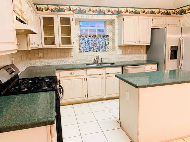 2921 Lake Valley Drive, Garland, TX 75040