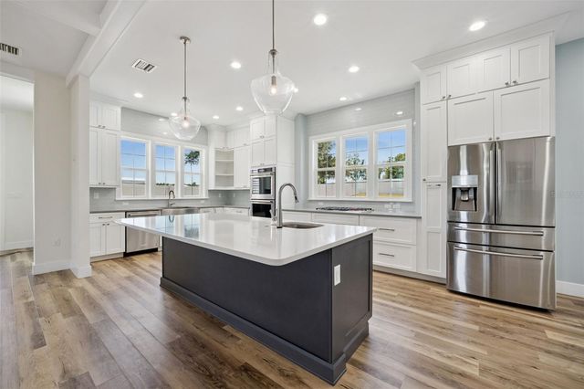 7956 LAKE NELLIE ROAD, Clermont, FL 34714
