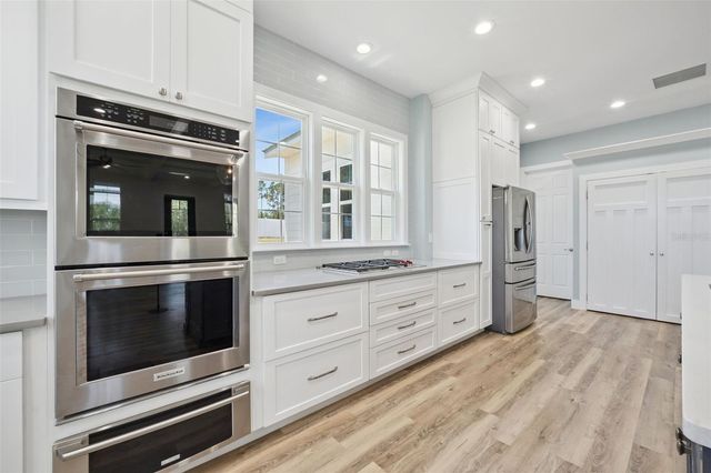 7956 LAKE NELLIE ROAD, Clermont, FL 34714