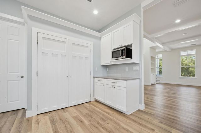 7956 LAKE NELLIE ROAD, Clermont, FL 34714