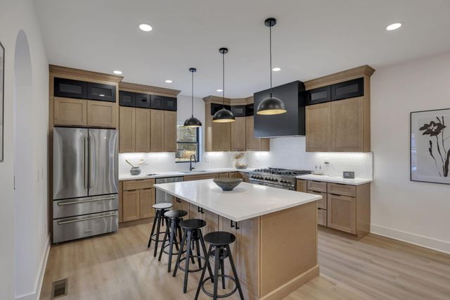 90 N Ohio Avenue, Columbus, OH 43203