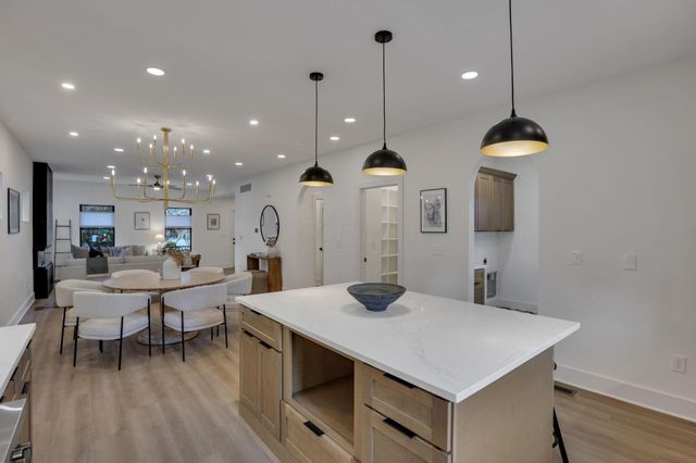 90 N Ohio Avenue, Columbus, OH 43203