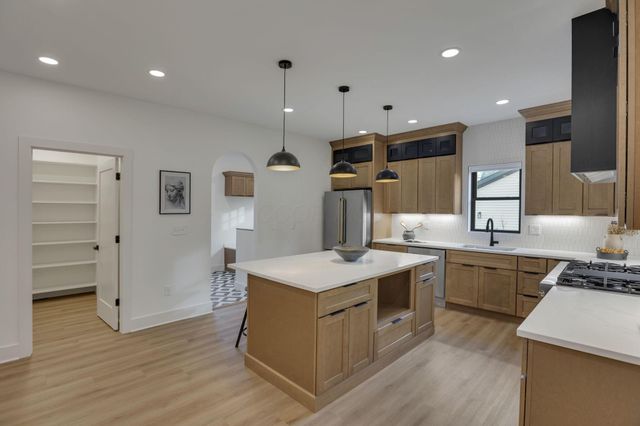 90 N Ohio Avenue, Columbus, OH 43203