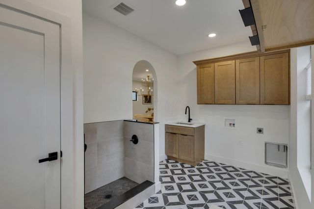 90 N Ohio Avenue, Columbus, OH 43203