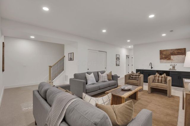 90 N Ohio Avenue, Columbus, OH 43203