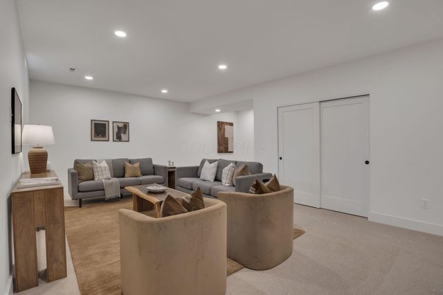 90 N Ohio Avenue, Columbus, OH 43203