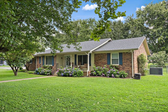 509 Iris Ave, Murfreesboro, TN 37128