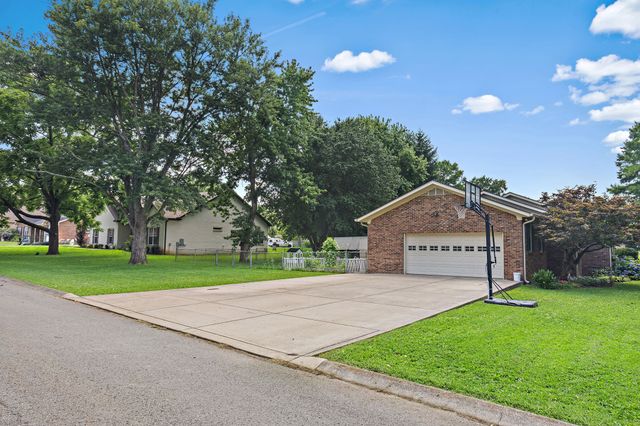509 Iris Ave, Murfreesboro, TN 37128