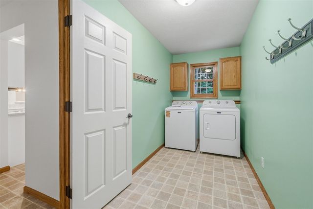 2600 Orange Meadow Lane, Kalamazoo, MI 49004