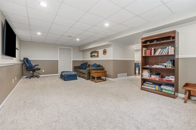 2600 Orange Meadow Lane, Kalamazoo, MI 49004