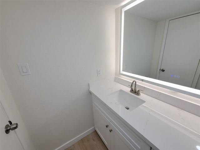 2590 Bering, Houston, TX 77057