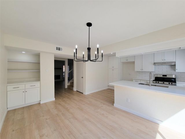 2590 Bering, Houston, TX 77057