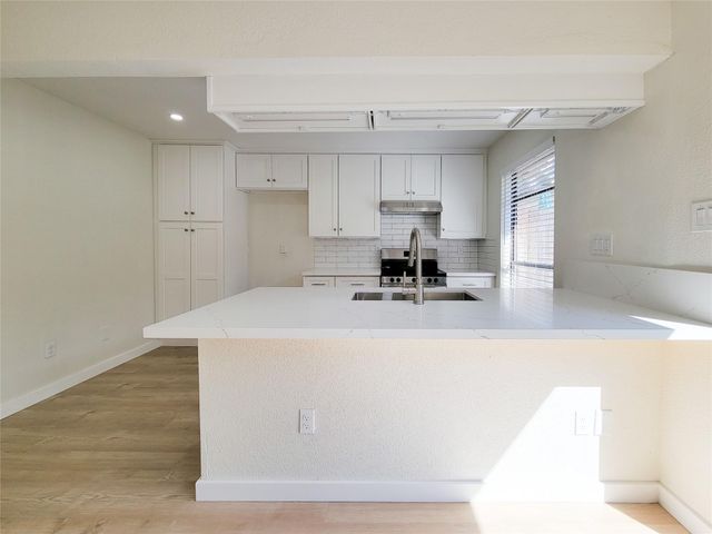 2590 Bering, Houston, TX 77057