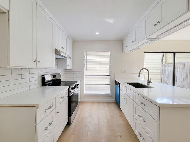2590 Bering, Houston, TX 77057