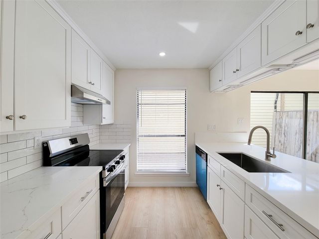 2590 Bering, Houston, TX 77057