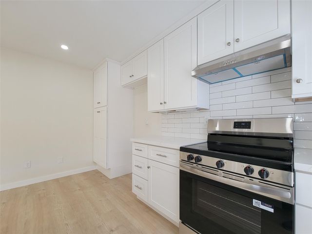 2590 Bering, Houston, TX 77057