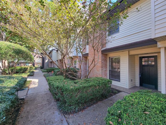 2590 Bering, Houston, TX 77057