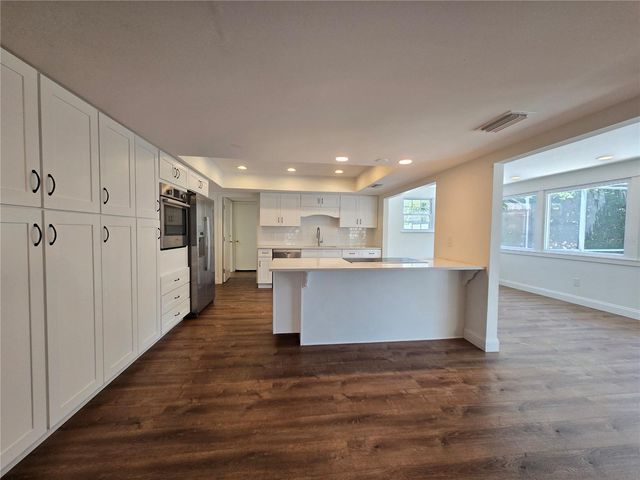 300 CYPRESS CREEK CIRCLE, Oldsmar, FL 34677