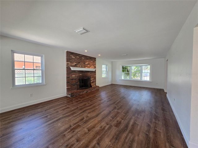 300 CYPRESS CREEK CIRCLE, Oldsmar, FL 34677