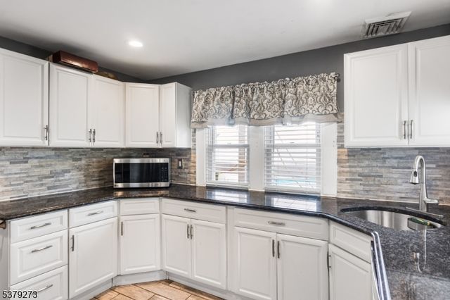 1648 Dill Ave, Linden City, NJ 07036
