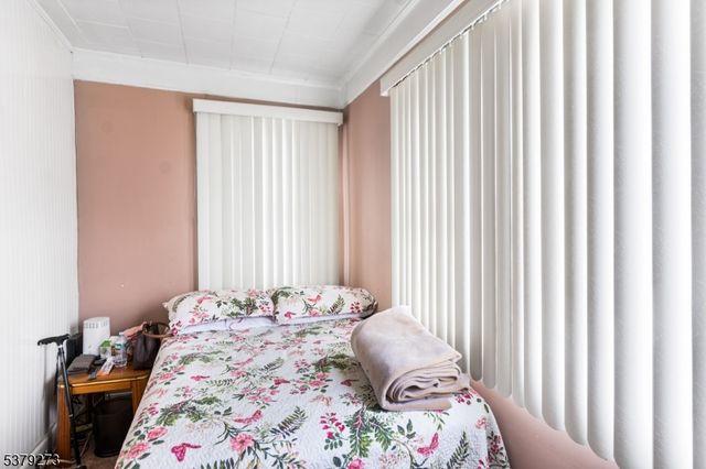 1648 Dill Ave, Linden City, NJ 07036