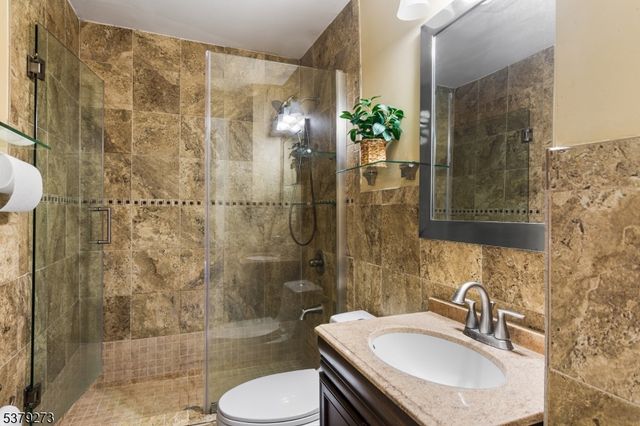 1648 Dill Ave, Linden City, NJ 07036