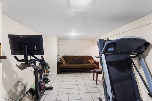 1648 Dill Ave, Linden City, NJ 07036