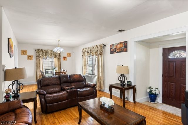 1648 Dill Ave, Linden City, NJ 07036